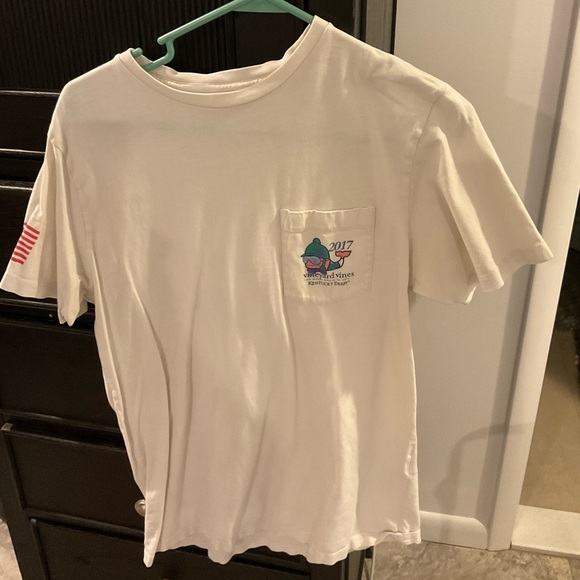 Vineyard Vines Other - Vineyard vines t-shirt vineyard vines Kentucky derby short sleeve shirt
